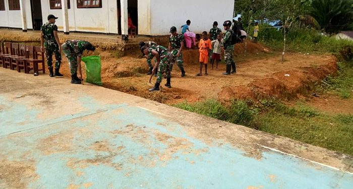 Satgas Yonif 623 Ajak Anak Sekolah Budayakan Peduli Lingkungan