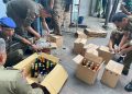 Satpol PP Sita Ratusan Minuman Beralkohol dan Obat Daftar G Ilegal