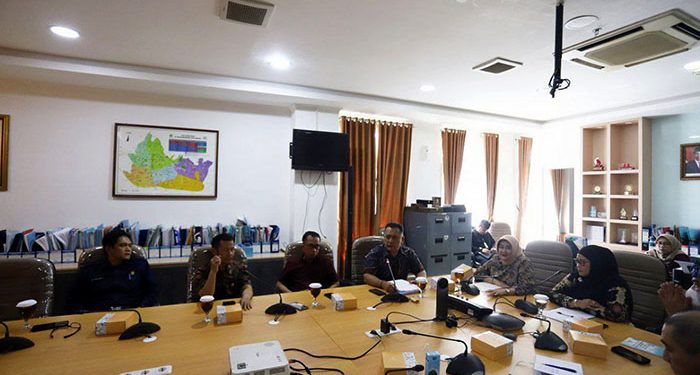 Komisi B DPRD Kota Bandung Gelar Rapat Kerja Bahas Tindak Lanjut Penyelesaian Permasalahan PKL Dalem Kaum untuk Pendataan Pedagang Lebih Akurat