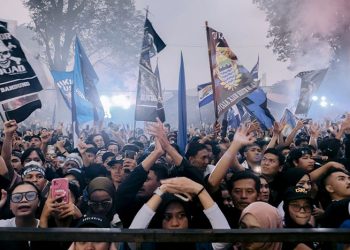 Pawai Kemenangan Persib, Kota Bandung Lautan Biru