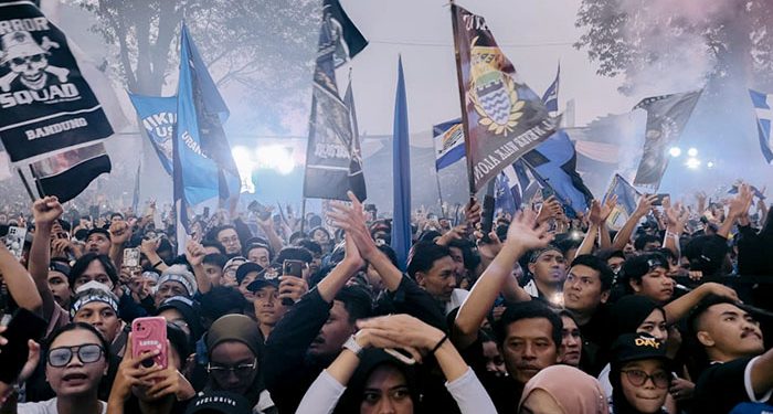 Pawai Kemenangan Persib, Kota Bandung Lautan Biru