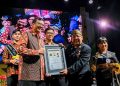 Kota Bandung Pecahkan Rekor Bermain Angklung Terlama Selama 12 Jam