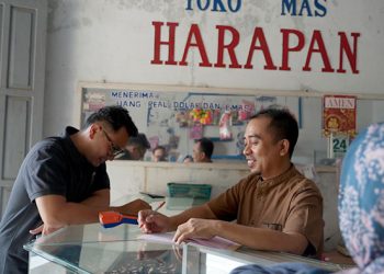 Berkat Kupedes BRI Pedagang Sendal Keliling Bisa Sukses Jadi Juragan Toko Emas