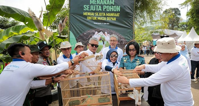Pemkot Bandung Tandatangani Komitmen Bersama Jaga Lingkungan