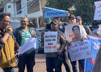 Desakan Untuk Segera Digelarnya KLB, Puluhan Anggota PWI Se-Bandung Raya Gelar Aksi