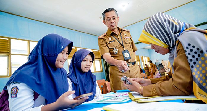 Plh Disdik Jabar, M. Ade Afriandi Keluarkan SE Mekanisme Pengisian Calon Peserta Didik pada Satuan Pendidikan yang Kuotanya Tidak Terpenuhi