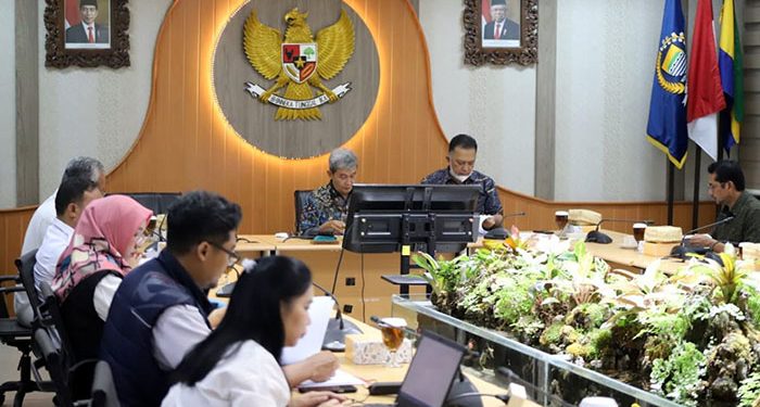 Pansus 6 DPRD Kota Bandung Gelar Rapat Raperda Pengelolaan dan Pembinaan PKL Dorong Kajian Penataan Lokasi Berdagang