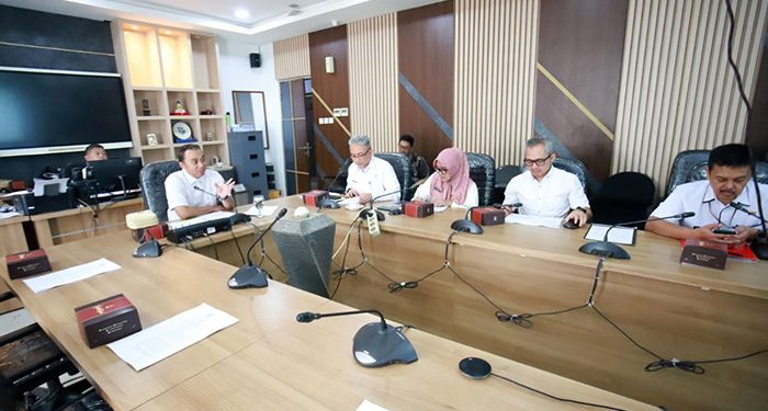 Pansus 7 DPRD Kota Bandung Gelar Rapat Kerja Bahas Finalisasi Raperda RPPLH