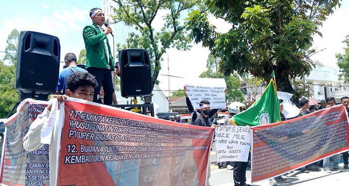 Aksi di Mapoldasu, BEM UMN AW Medan Desak Tangkap Pemilik PT Super Andalas Plastik & PT Cakra Sukses Logamindo