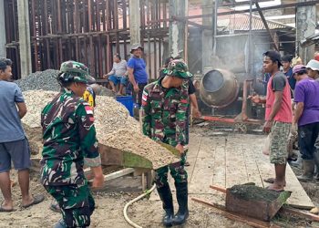 Satgas Yonif 642/Kps Bantu Pembangunan Masjid Al-Muhajirin Stengkool III