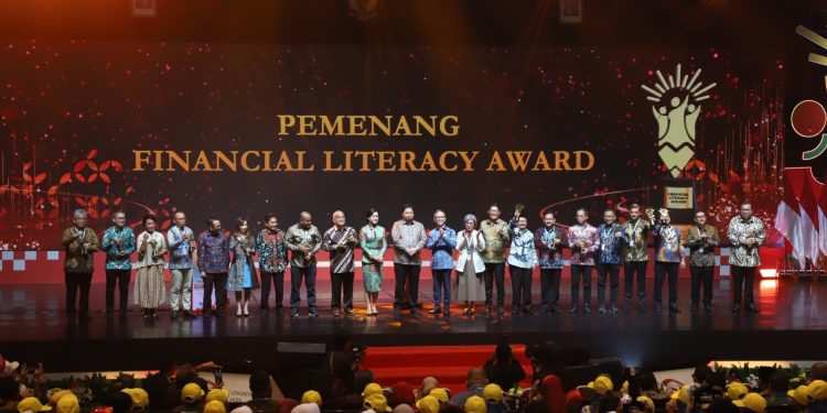 Raih Dua Penghargaan, Bukti Konsistensi bank bjb dalam Literasi Keuangan