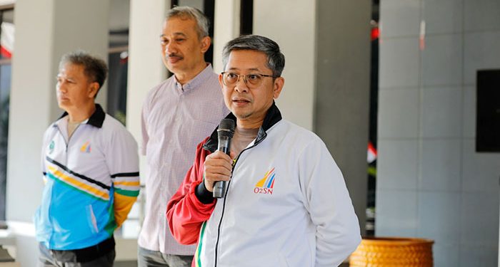 Plh. Kadisdik, M. Ade Afriandi Lepas Kontingen O2SN SMA dan SMK ke Tingkat Nasional Tahun 2024