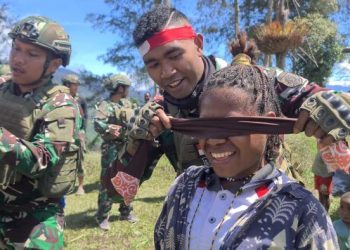 Ksatria Buaya Putih Berikan Kebahagiaan Bagi Masyarakat Pedalaman Papua