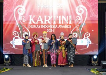 8 Srikandi PosIND Raih Penghargaan Kartini Humas Indonesia