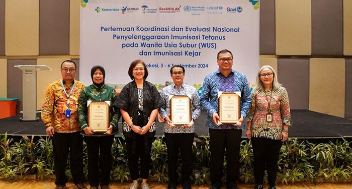 Dinas Kesehatan Deliserdang Raih Penghargaan Capaian Imunisasi Tertinggi