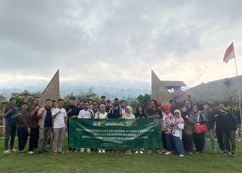 Studi Banding Tim PKM Universitas Sangga Buana Bersama Mitra ke Kawasan Agro Edu Wisata Eptilu Garut