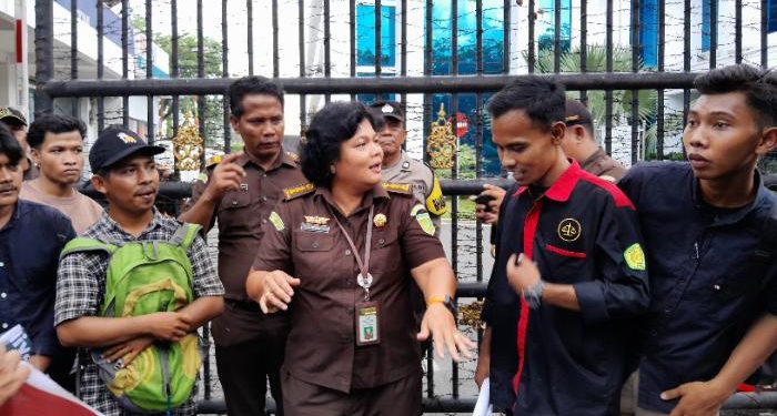 Aksi Jilid II di Mapoldasu Perihal Penangkapan Truk PT Super Andalas Plastik, Presma BEM AW UMN AW Medan: Tak Kunjung Selesai