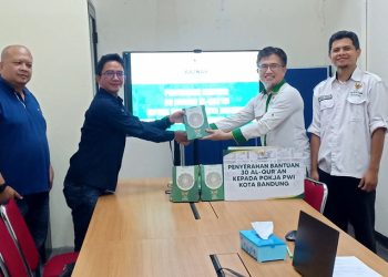 Ngabarin Rutin Tiap Hari Kamis, BAZNAS Salurkan 30 Mushaf Al-Qur’an ke Pokja PWI Kota Bandung
