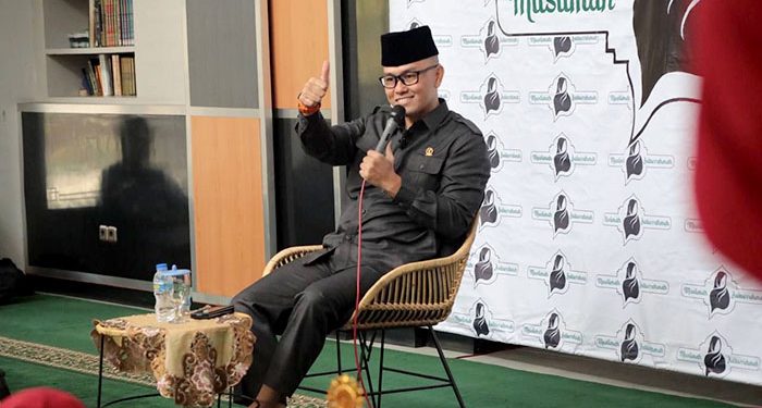 Edwin Senjaya Sampaikan Tausiah *Suri Tauladan Rasulullah Sebagai Pemimpin Umat* di Masjid Baiturrahmah, Riung Bandung