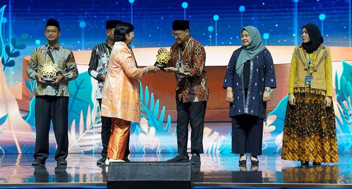 BAZNAS Provinsi Jawa Barat Raih Juara 1 Sebagai Champion Of The Champion Lembaga ZISWAF Dalam Anugerah ISEF Award 2024