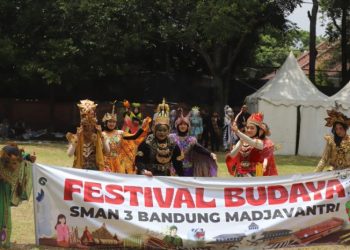 Tanamkan Kecintaan Terhadap Budaya Nusantara, SMAN 3 Bandung Gelar Fesbud “Madjavantri”