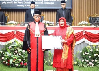 Resmi Dilantik, Rieke Suryaningsih Jadi Perempuan Pertama yang Menjabat Pimpinan DPRD Kota Bandung