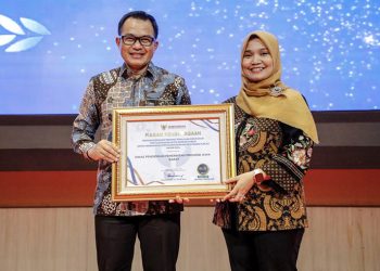 Disdik Jabar Raih Penghargaan Predikat Penilaian Kepatuhan Penyelenggaraan Pelayanan Publik Tahun 2024 dari Ombudsman RI