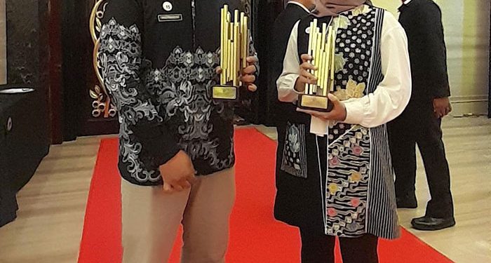 Dua Kuasa Hukum Pemprov Jabar Raih Penghargaan EOTM Triwulan II 2024 Berkat Prestasi Cemerlang di Pengadilan