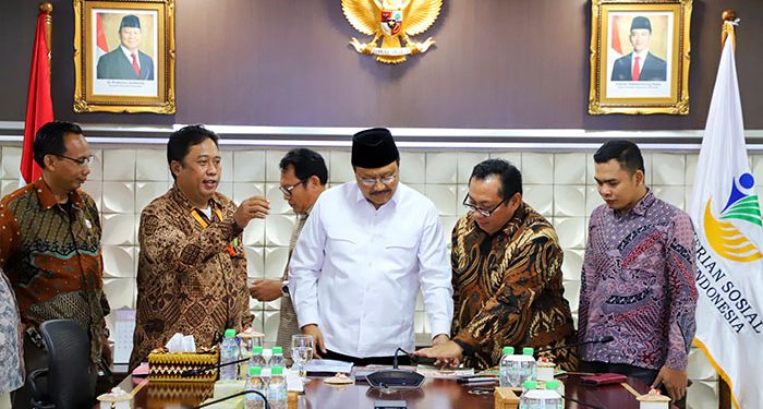 Pengurus SMSI Pusat Dipimpin Ketum Firdaus Gelar Audiensi dengan Mensos Saifullah Yusuf