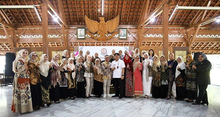 Kang Asmul Lantik dan Kukuhkan Pengurus IKIAD Kota Bandung Masa Bakti 2024-2029