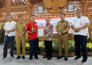 Ketua DPRD Kota Bandung, Kang Asmul Puji Dermawan Pendonor Bulan Dana Kemanusiaan PMI dan Panitia Penggerak