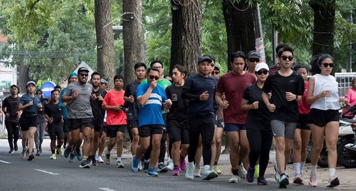 Mengenal Komunitas Strong Manis, Mengubah Nongkrong Malam Jadi Lari Pagi