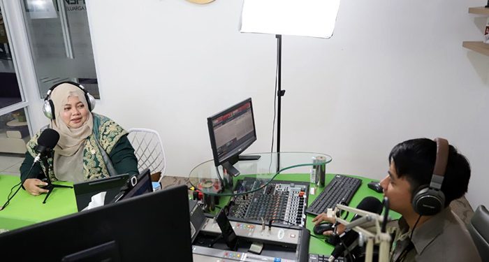 Indri Rindani Jelaskan Tugas Komisi II DPRD di Ruang Inspirasi Radio MQFM