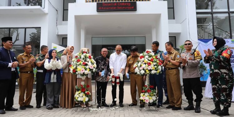 Peresmian Kantor Kec Batununggal, Ketua DPRD Kota Bandung Titip Agar Layanan Makin Optimal