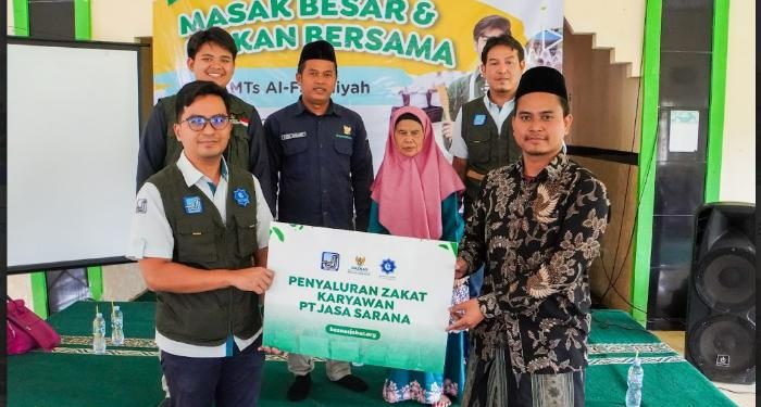 Baznas Jabar dan PT Jasa Sarana Gelar Program MBG di MTs Al-Faqihiyah Kabupaten Bandung
