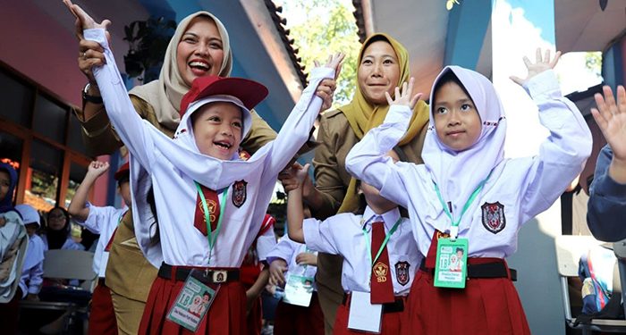 Bedah Visi Bandung Utama, Farhan-Erwin Beberkan Pentingnya Pendidikan untuk Hadirkan Generasi Amanah
