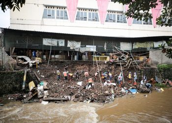 Kang Erwin Pastikan Pemkot Segera Perbaiki Kirmir Pasar Ancol yang Ambruk
