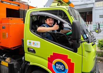 Pemkot Bandung Luncurkan Mobil Pacman, Pemakan Sampah di Jalanan