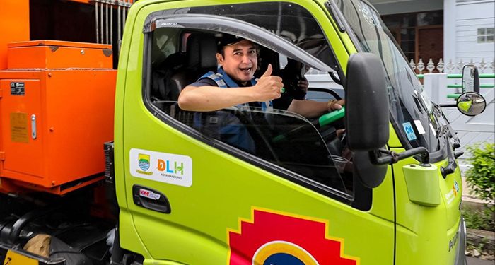 Pemkot Bandung Luncurkan Mobil Pacman, Pemakan Sampah di Jalanan