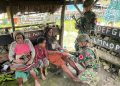 Tidak Memiliki Kendaraan, Warga Berobat di Pos Sinak Bandara Satgas  Yonif 700