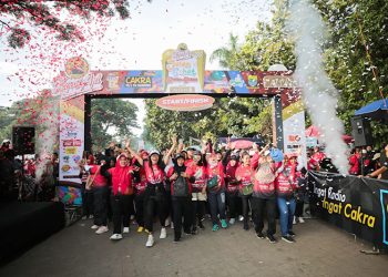 Lepas Peserta Jalan Sehat, Wakil Wali Kota Ajak Warga Wujudkan Bandung Utama