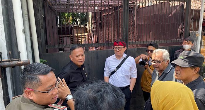 Anggota DPRD Kota Bandung, Andri Gunawan dan H. Sutaya Beri Arahan Solusi Penanganan Banjir di Kelurahan Gumuruh
