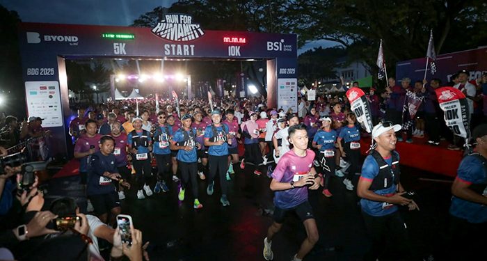 “Run for Humanity 2025”, Ribuan Runners Padati Balai Kota Bandung dalam