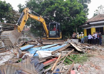 Pembongkaran Rumah di Pertigaan Pemkot Cimahi