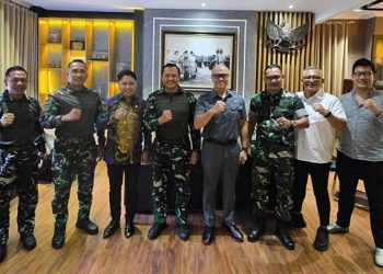 Edwin Senjaya Sambut Kunjungan Danjen Kopassus Mayjen TNI Djon Afriandi ke DPRD Kota Bandung