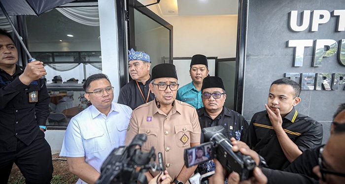 Farhan Tegaskan Layanan Pemakaman Gratis dan Antipungli