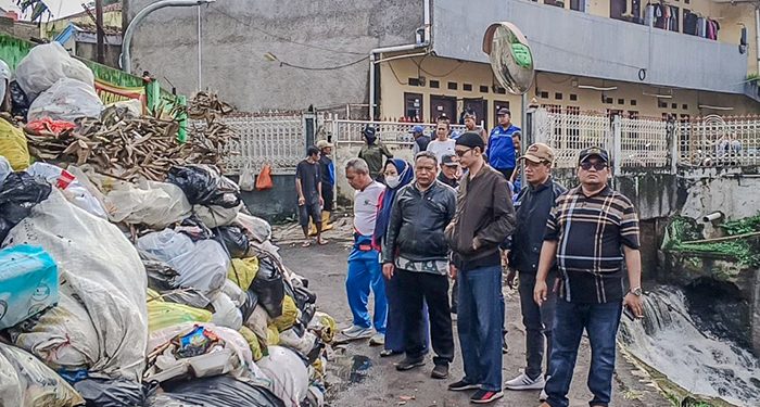 Aswan Asep Wawan Tindaklanjuti Aduan Masyarakat terkait Penumpukan Sampah di RW 01 Kelurahan Palasari, Kecamatan Cibiru