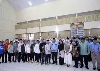 Pimpinan dan Anggota DPRD Melepas Keberangkatan Jemaah Haji Kota Bandung