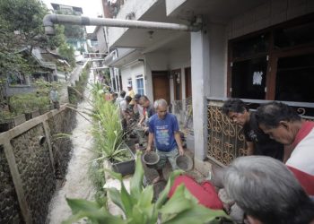 Sekali Lagi, Wali Kota Bandung Minta Warga yang Tinggal di Pinggir Sungai Pindah