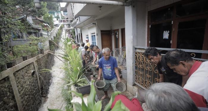 Sekali Lagi, Wali Kota Bandung Minta Warga yang Tinggal di Pinggir Sungai Pindah